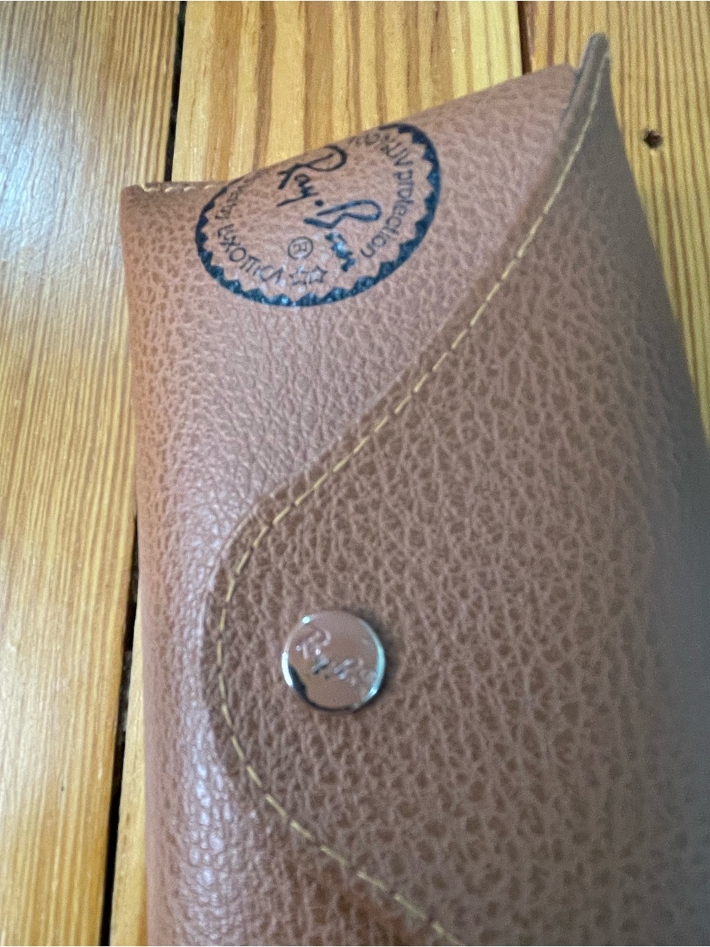 Ray-Ban Brown Leather Sunglasses Case with Cleaning Cloth - Picture 3 of 4